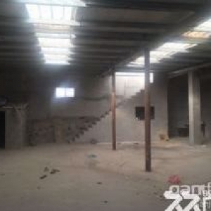 出租厂房300平米办公室200平米三相电