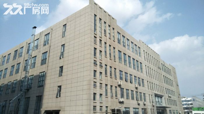 厂房出租，有厂房及办公区，可分租。可单租办公室或做宿舍用。